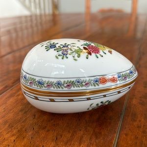 Herend Hungary hand painted egg shaped Bonbon Box.